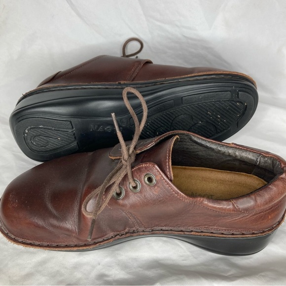 Naot Oxford leather shoes